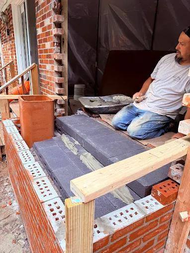 Building an outdoor fireplace from the footing up