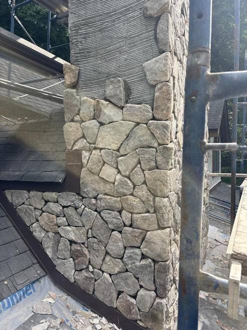Two-tone stone  corner detail